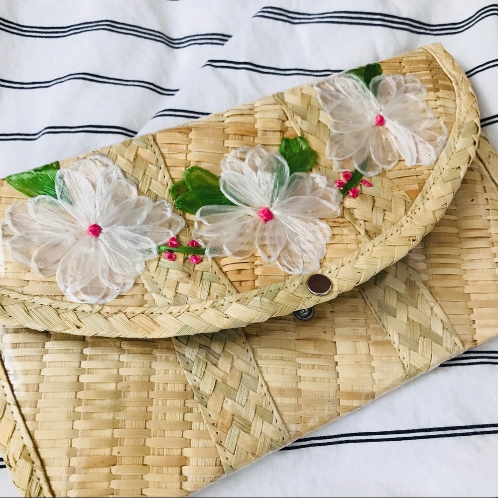 Handmade Straw Floral Clutch interior lining